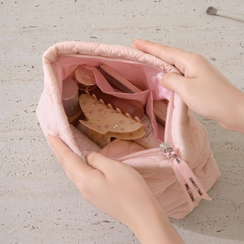 Lightweight Puffer Puffy Travel Makeup Pouch factory